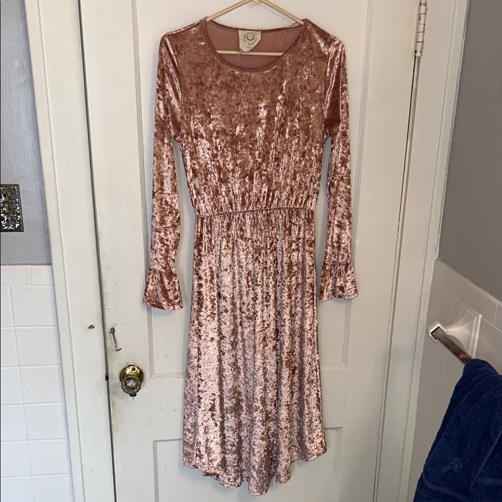 Fantastic Fawn Rose Gold Velvet Long Sleeve Midi Dress